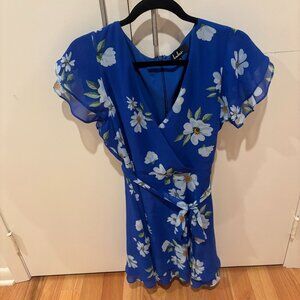 Short-Sleeve Blue Flower Dress with Optional Belt size XL